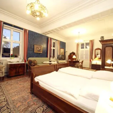 酒店 Haus Mueller 3*