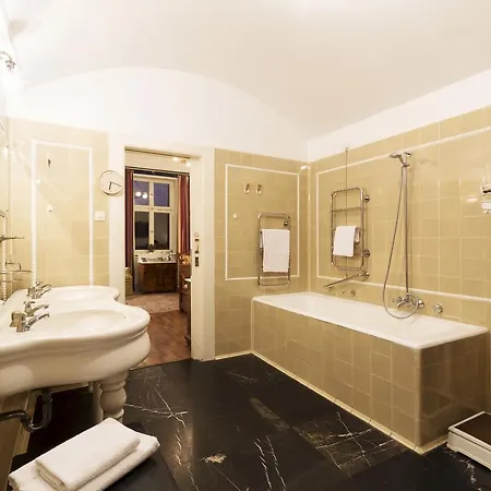 فندق Haus Mueller 3*
